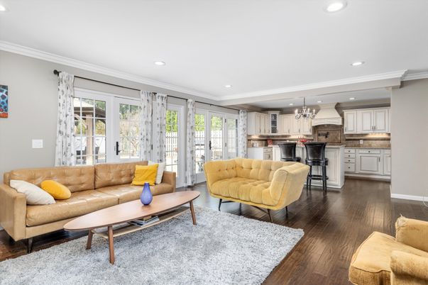 Chandelier, Interior, Kitchen, Living room, Recessed Lighting, Wood Texture Flooring