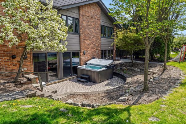 Exterior, Hot Tub