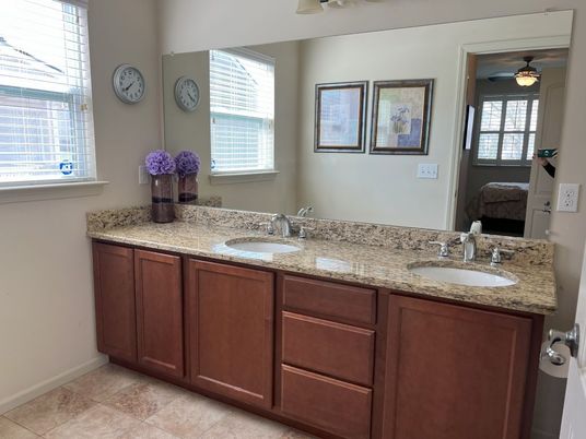 Bathroom, Dual Sink Vanities, Interior