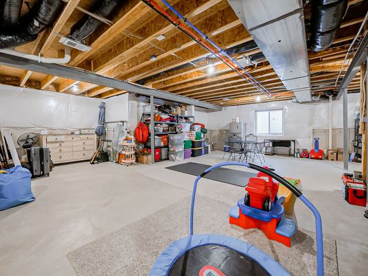 Garage, Interior, Wooden Beams