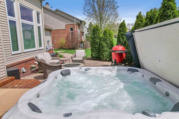 Exterior, Hot Tub