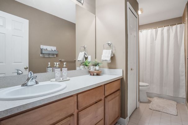 Bathroom, Dual Sink Vanities, Interior