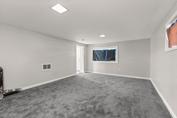 Empty room, Interior, Recessed Lighting