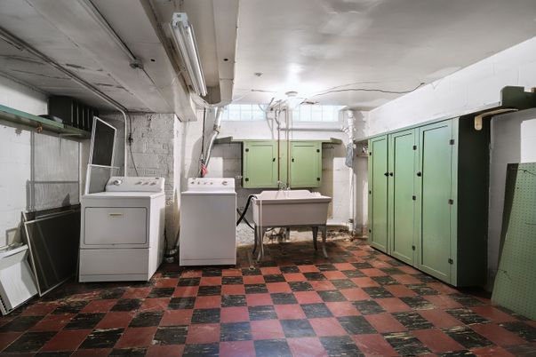 Interior, Washer