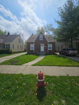 Attached, Exterior, Facade, Brick Facade, Cape Cod
