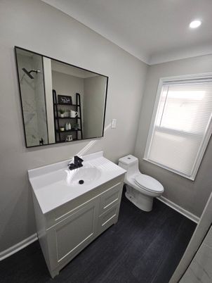 Bathroom, Interior, Recessed Lighting
