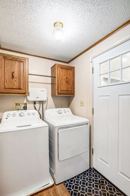 Interior, Washer, Wood Texture Flooring