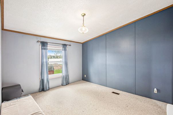Empty room, Interior, Pendant Lights