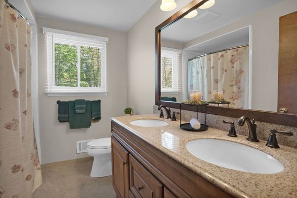 Bathroom, Dual Sink Vanities, Interior
