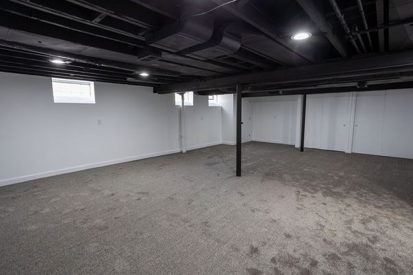 Empty room, Interior, Recessed Lighting