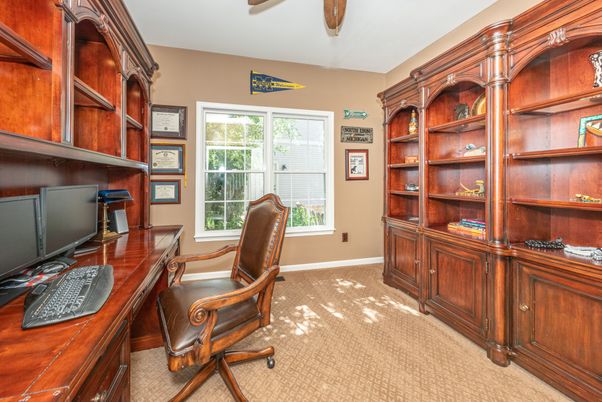 Home Office, Interior