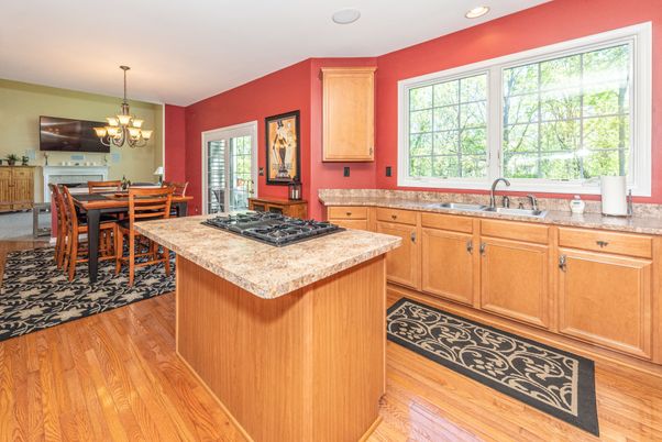 Chandelier, Dining room, Interior, Kitchen, Recessed Lighting, Wood Texture Flooring
