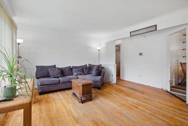 DE Listing image placeholder