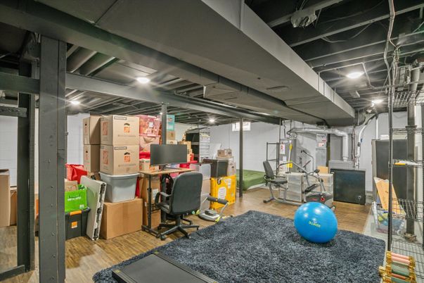 Fitness Equipment, Interior, Recessed Lighting, Wood Texture Flooring