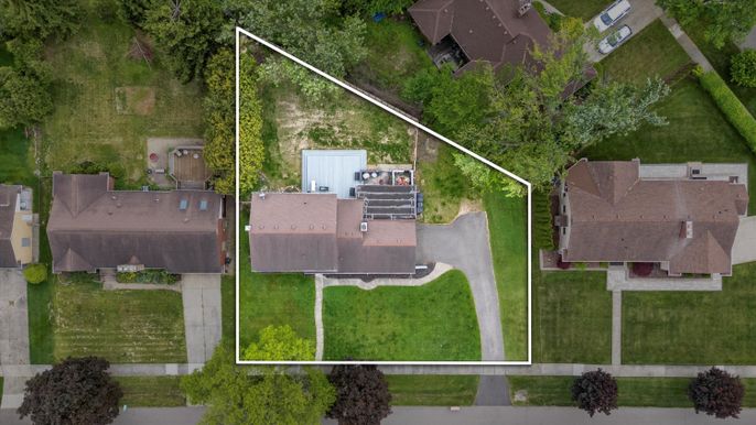 Exterior, Drone