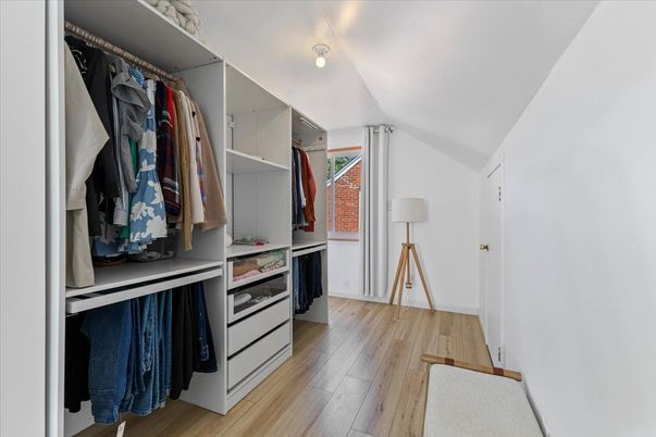Interior, Walk-in Closets, Wood Texture Flooring