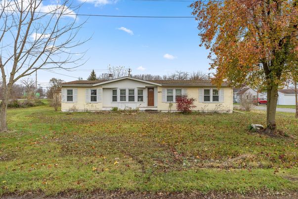 Backyard, Exterior, Facade, Ranch