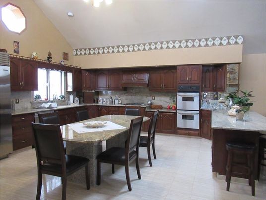 Dining room, Interior, Kitchen, Stainless Steel Appliances