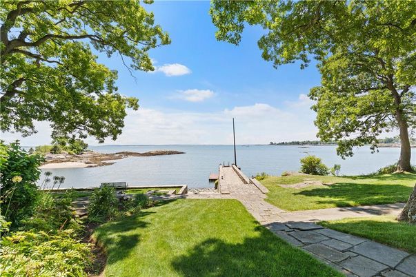 Exterior, Lake