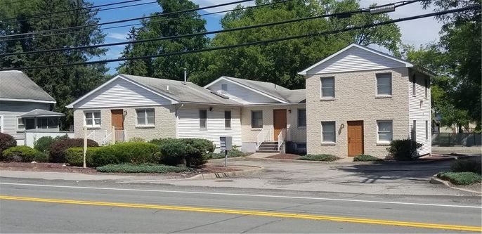 Exterior, Facade, Brick Facade, Farmhouse