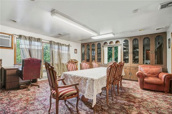 Dining room, Interior, Recessed Lighting