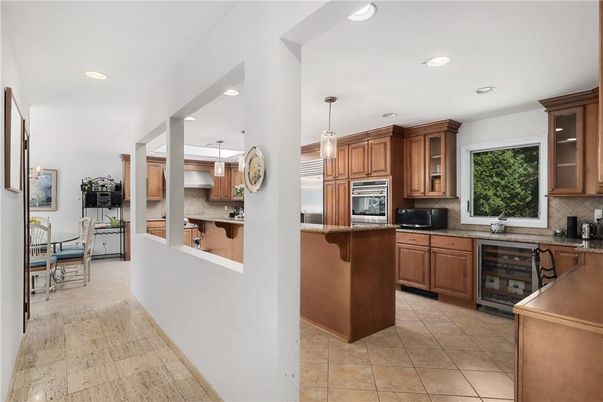 Dining room, Interior, Kitchen, Pendant Lights, Recessed Lighting, Stainless Steel Appliances