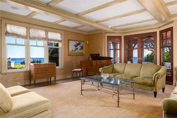 Interior, Living room, Piano, Recessed Lighting, Water
