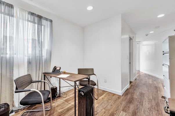 Home Office, Interior, Recessed Lighting, Wood Texture Flooring
