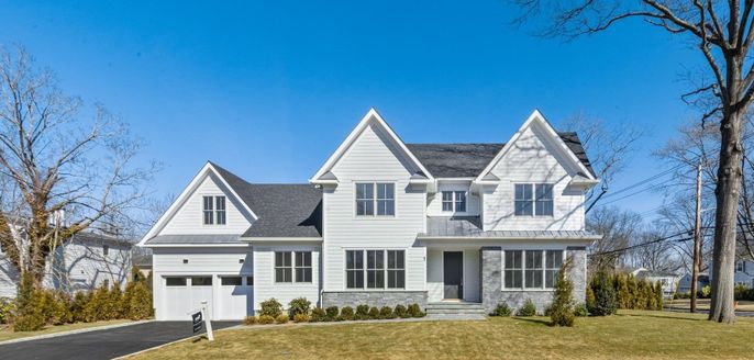 Attached, Exterior, Facade, Farmhouse