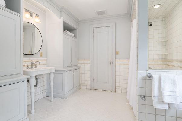 Bathroom, Interior, Recessed Lighting