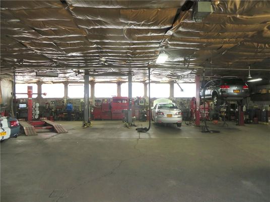 Garage, Interior