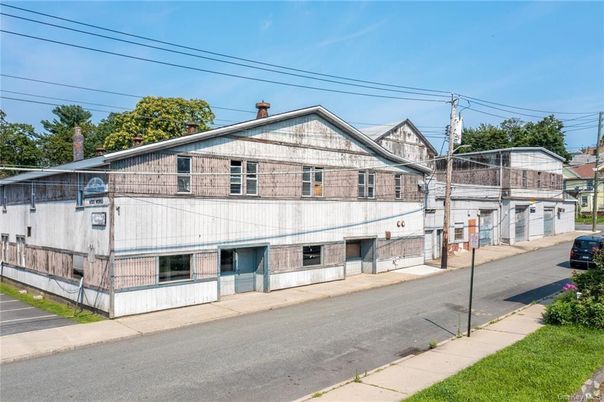 Exterior, Facade, Farmhouse