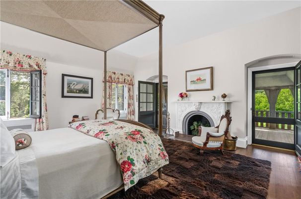 Bedroom, Fireplace, Interior, Wood Texture Flooring