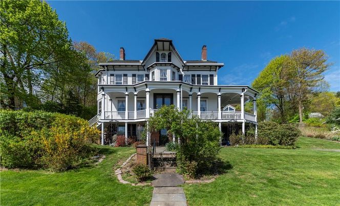 Backyard, Exterior, Facade, Queen Anne Victorian