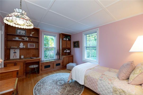 Bedroom, Interior, Pendant Lights, Wood Texture Flooring