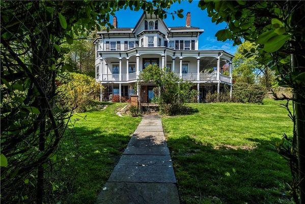 Backyard, Exterior, Facade, Queen Anne Victorian