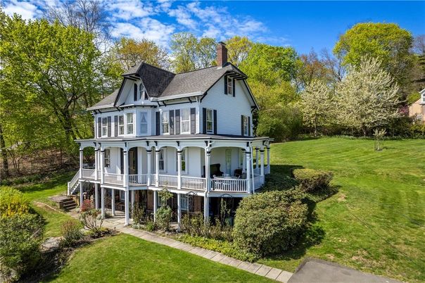 Backyard, Exterior, Facade, Queen Anne Victorian