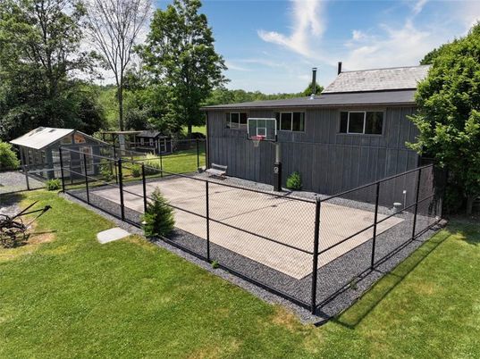 Exterior, Tennis Courts