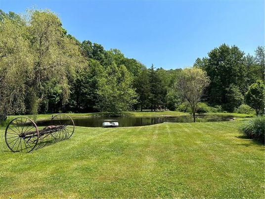 Exterior, Lake