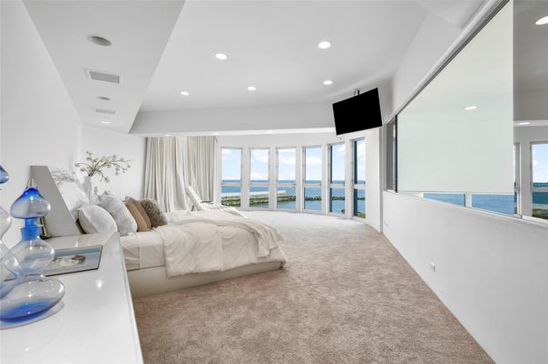 Bedroom, Interior, Recessed Lighting, Water