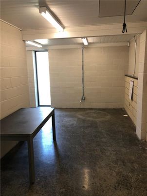 Garage, Interior