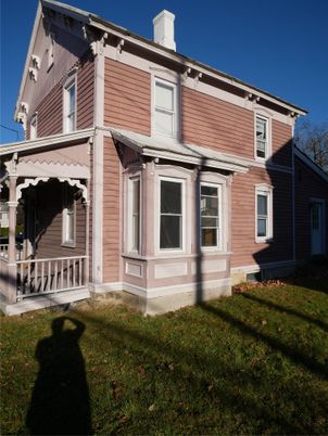 Exterior, Facade, Rowhouse