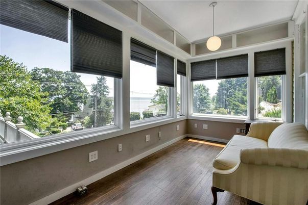 Interior, Pendant Lights, Wood Texture Flooring