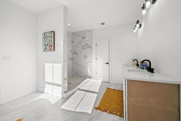 Bathroom, Interior, Marble, Marble Walls, Recessed Lighting