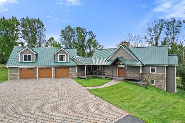Attached, Exterior, Facade, Ranch