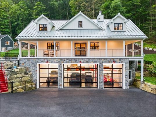 Attached, Exterior, Facade, Farmhouse