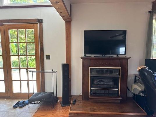 Fireplace, Fitness Equipment, Interior