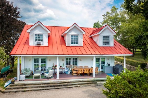 Exterior, Facade, Cape Cod