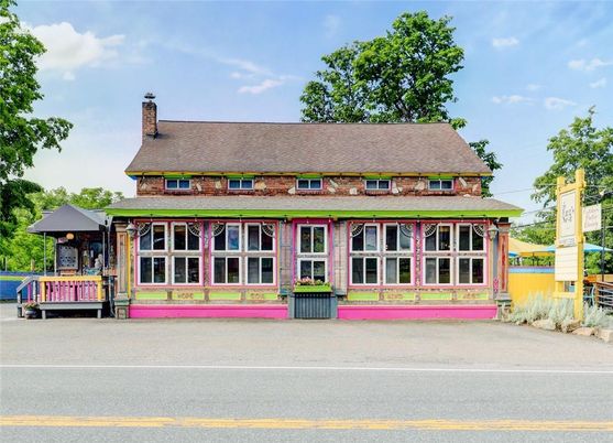 Exterior, Facade, Cape Cod