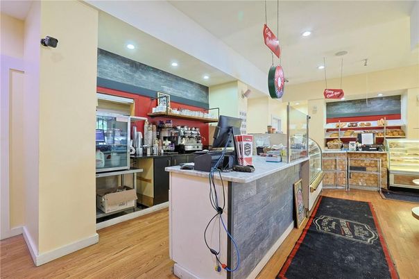 Interior, Pendant Lights, Recessed Lighting, Wood Texture Flooring